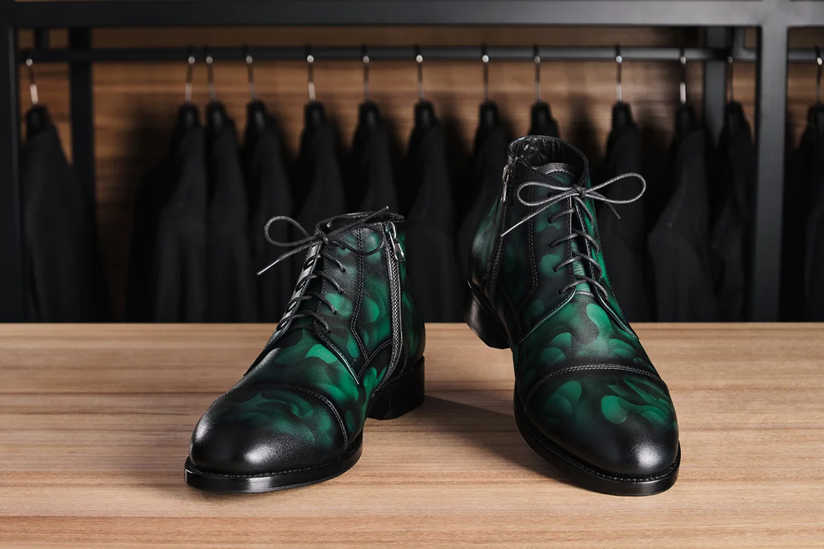 Зеленые кожаные ботинки ручной работы
